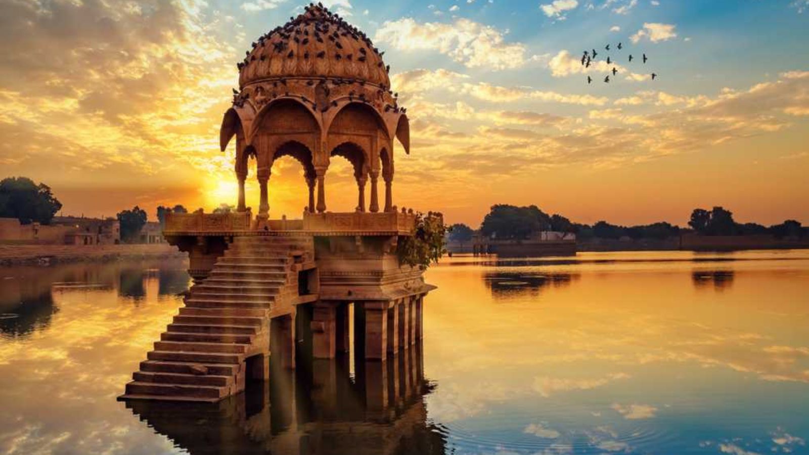 Gadsisar Lake